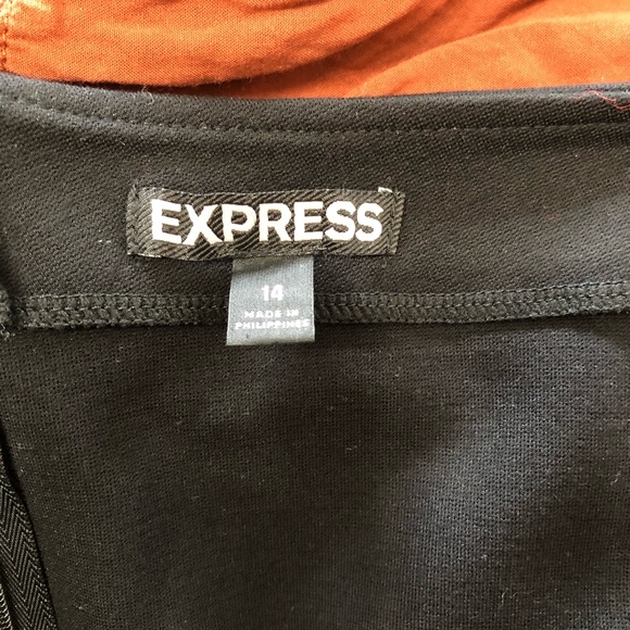 NWOT Express Stretch Mini-Skirt w/ Lace Detailing - Picture 5 of 5